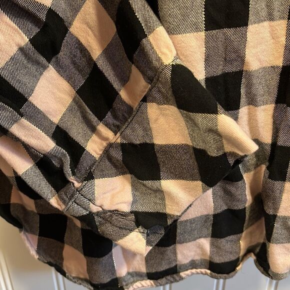 Victoria’s Secret checkered long sleeve pajama top - Picture 7 of 7